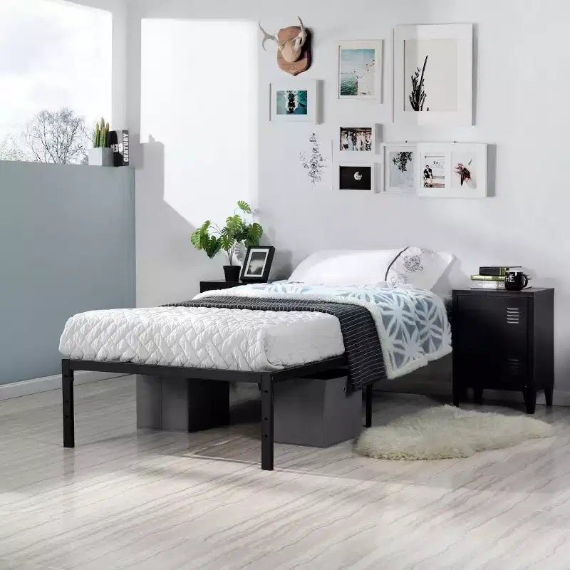 Struttura letto matrimoniale in metallo con doghe in metallo, base materasso a piattaforma resistente con contenitore sotto il letto, supporto antiscivolo, nero